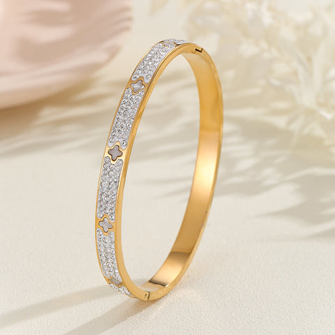 Easy Mart® Luxe Luck Gold Bracelet